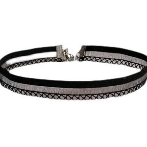 Choker necklace